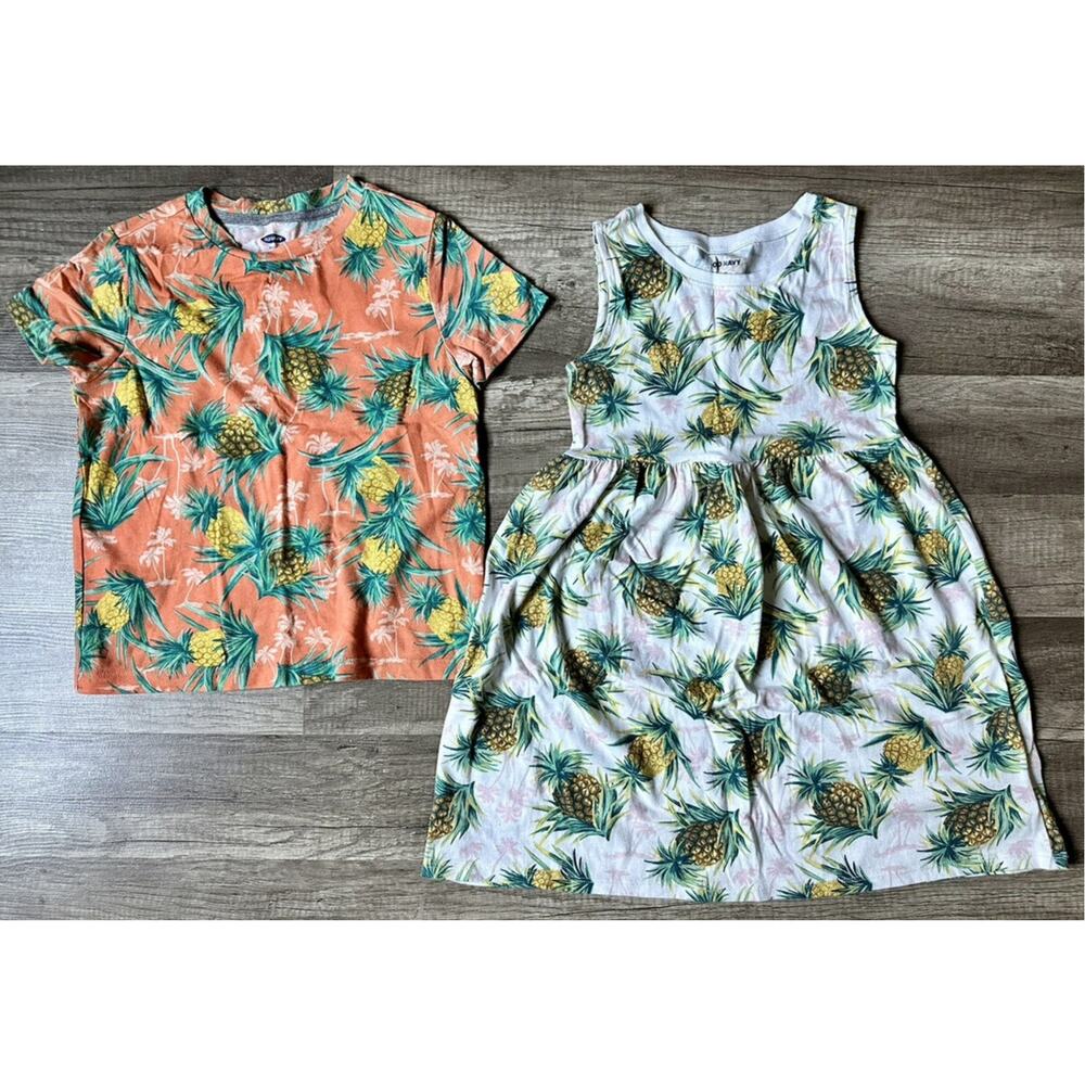 Old Navy pineapple boy/girl twin set